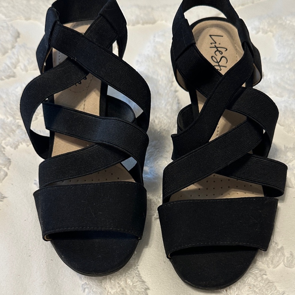 Life Stride Women's Elegant Black Sandals